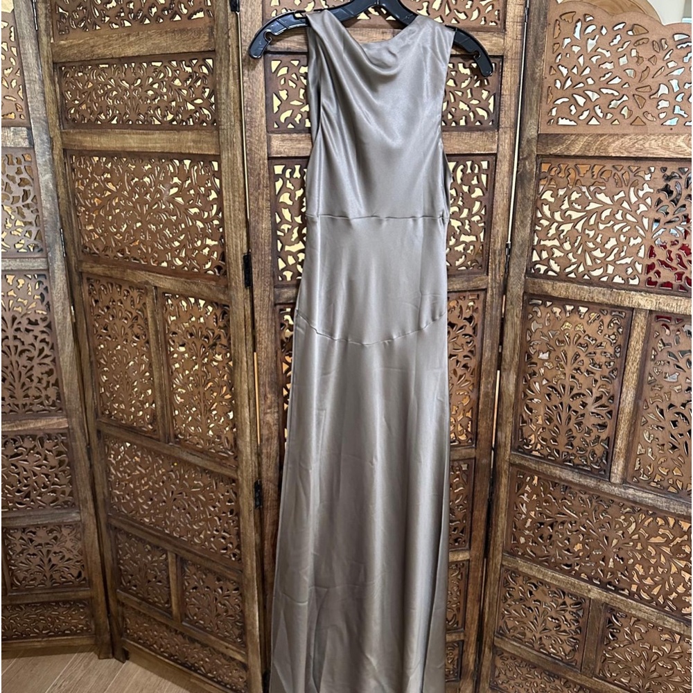 NEW NWT Reformation Dessa Satin Dress - Picture 6 of 6